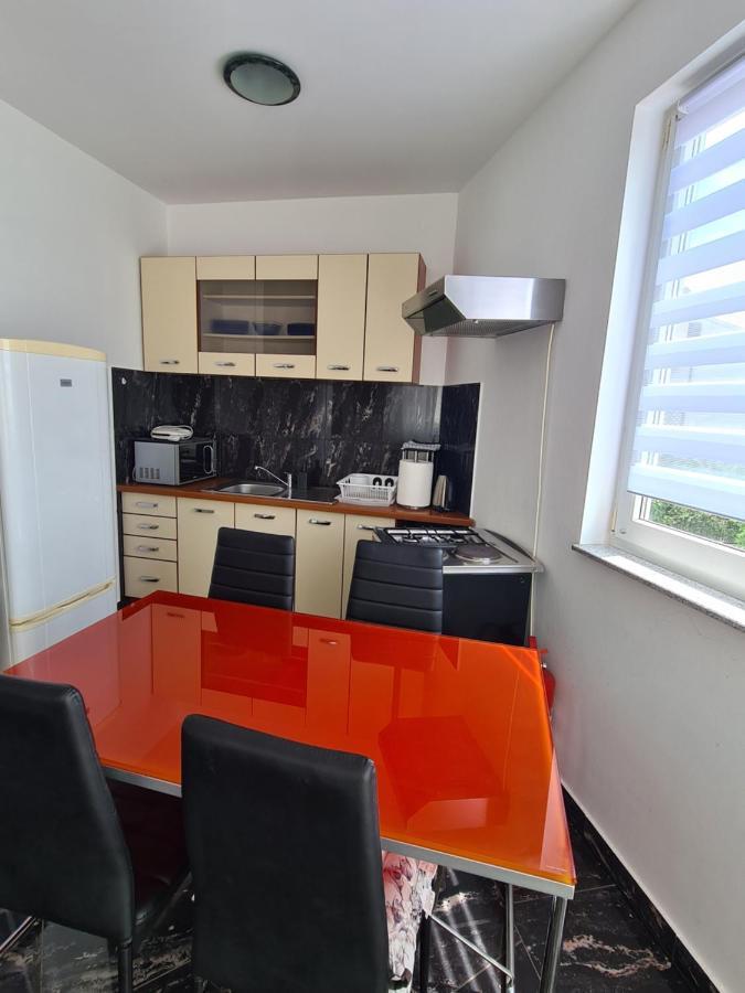 Apartments Paradiso พูลา ภายนอก รูปภาพ