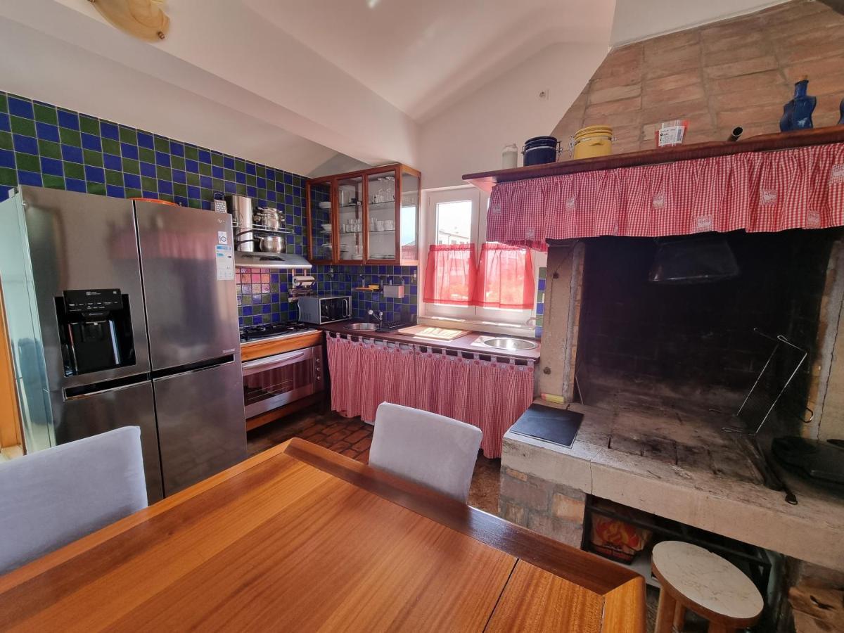 Apartments Paradiso พูลา ภายนอก รูปภาพ
