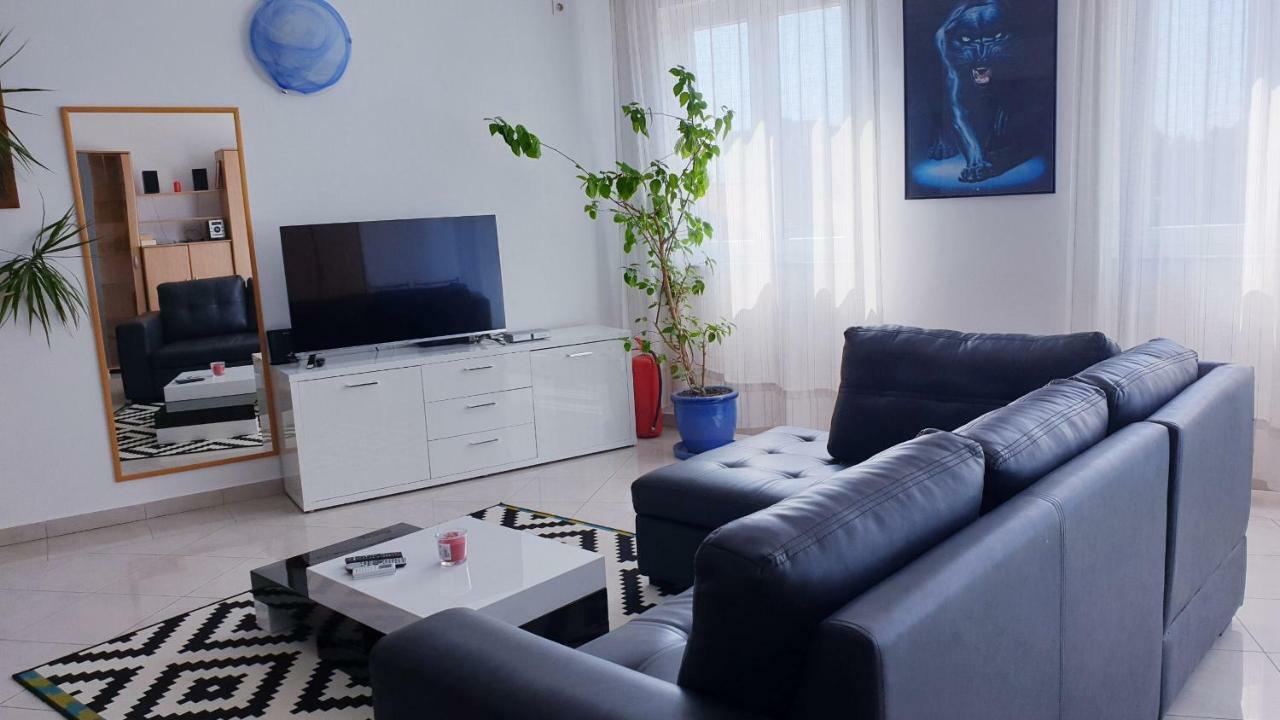 Apartments Paradiso พูลา ภายนอก รูปภาพ